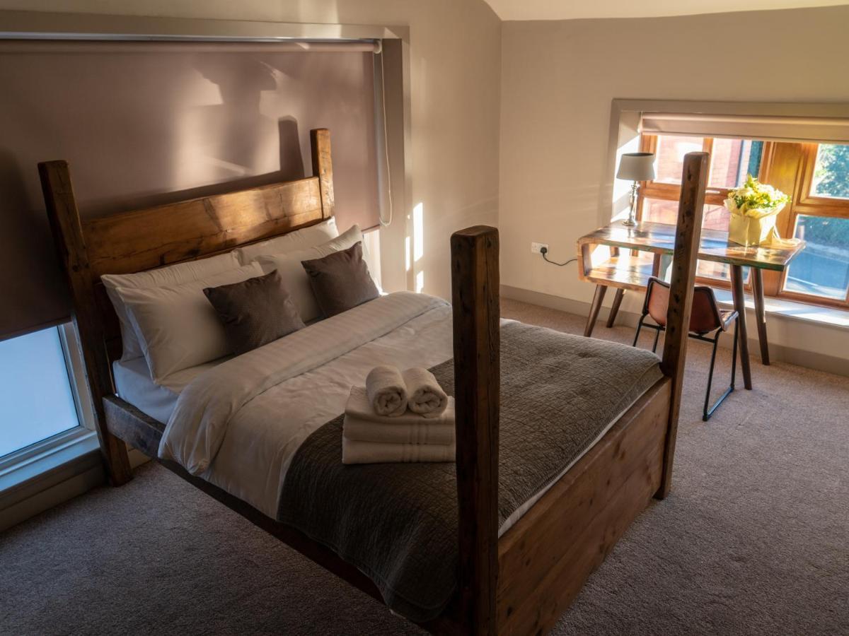 The Milestone Hotel Sowerby Bridge Phòng bức ảnh
